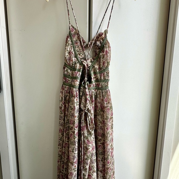 Cynthia Dress in Begonia Bouquet - Picture 5 of 5